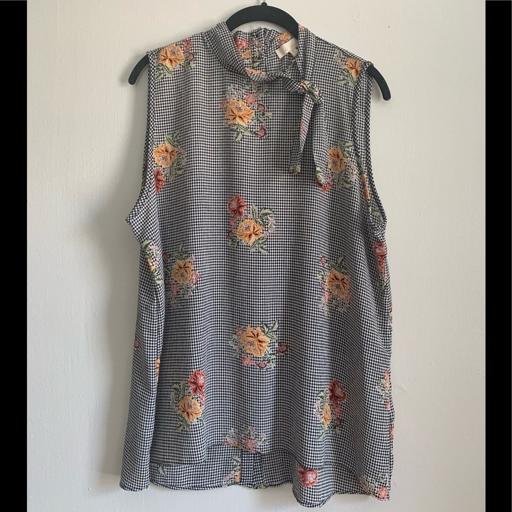 🌟NWT Sleeveless blouse